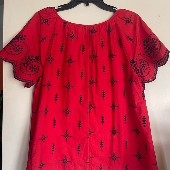 Crown and Ivy size M Red Boho top with Black detail. Hi Low hem - Picture 2 of 3